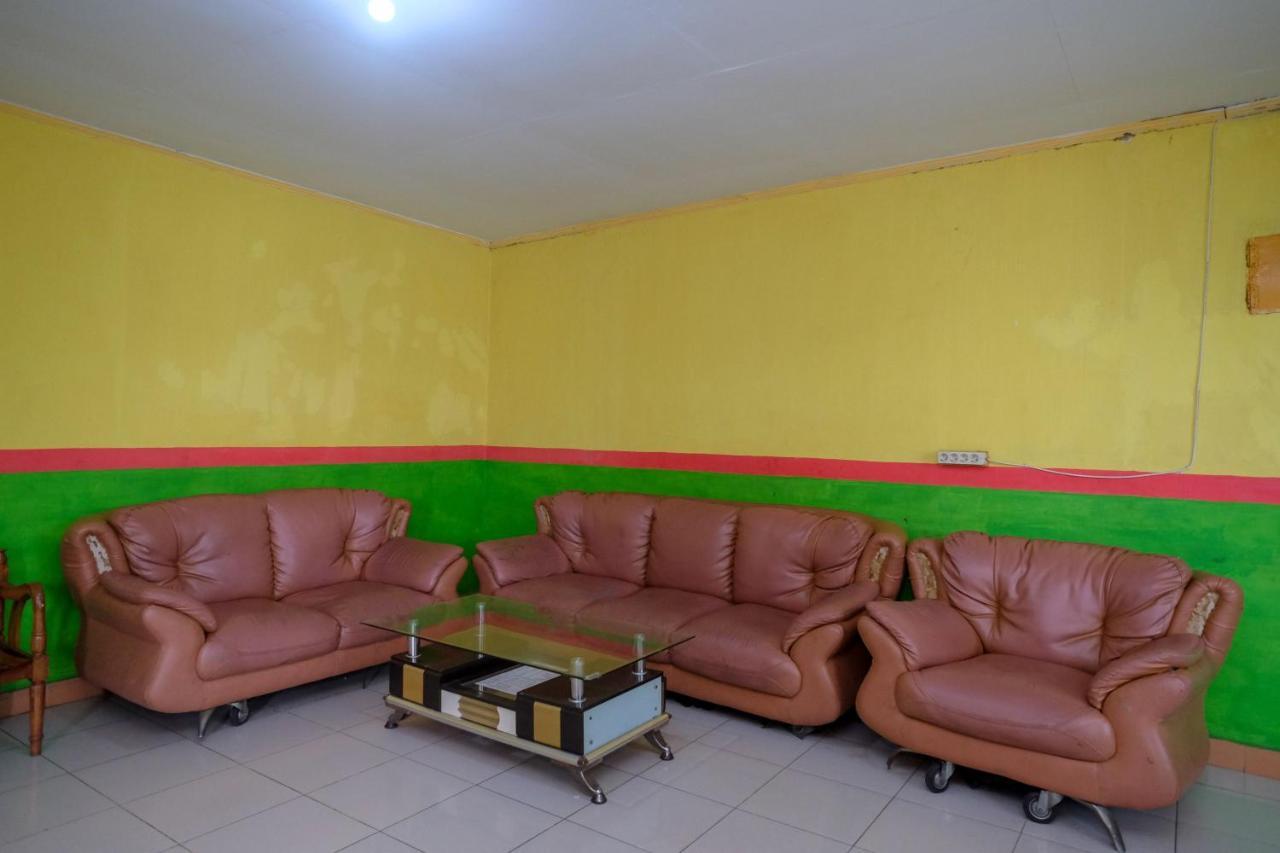 Reddoorz Near Pelabuhan Nusantara Parepare Exterior photo